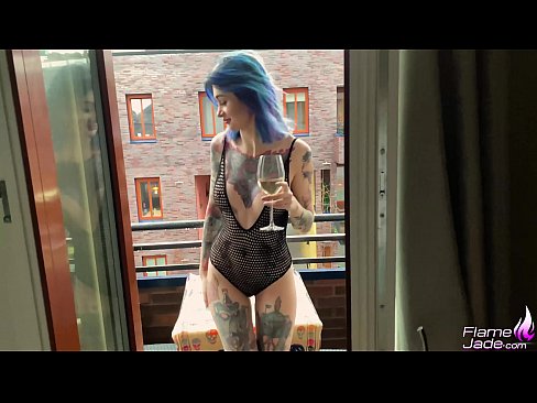 ❤️ Sjajna djevojka sisa gutljajem i strastveno jebe pod otvorenim nebom ☑ Seks video na bs.shufflesex.ru ❤